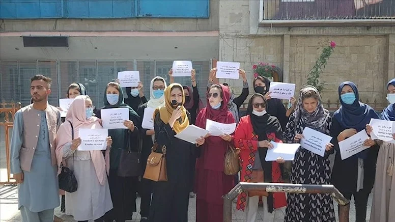 Taliban’dan kızların üniversitede okumasına yasak