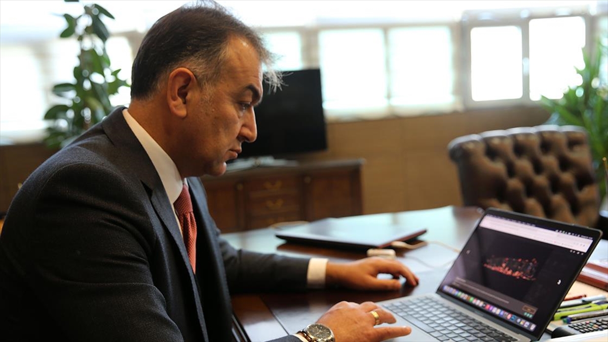 Bitlis Valisi Çağatay'ın "yılın Fotoğrafları" Oylamasında Tercihi "idlib'de Kar"