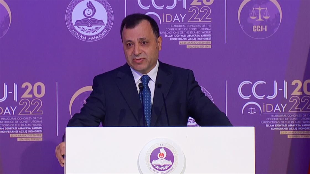 Aym Başkanı Arslan: Hakimin Temel Görevi İnsanların Haklarını Güvenceye Almak, Halkın Hukukunu Korumaktır