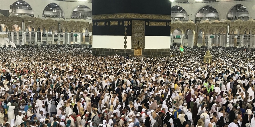 İlk Hac Kafilesi Suudi Arabistan'a Ulaştı