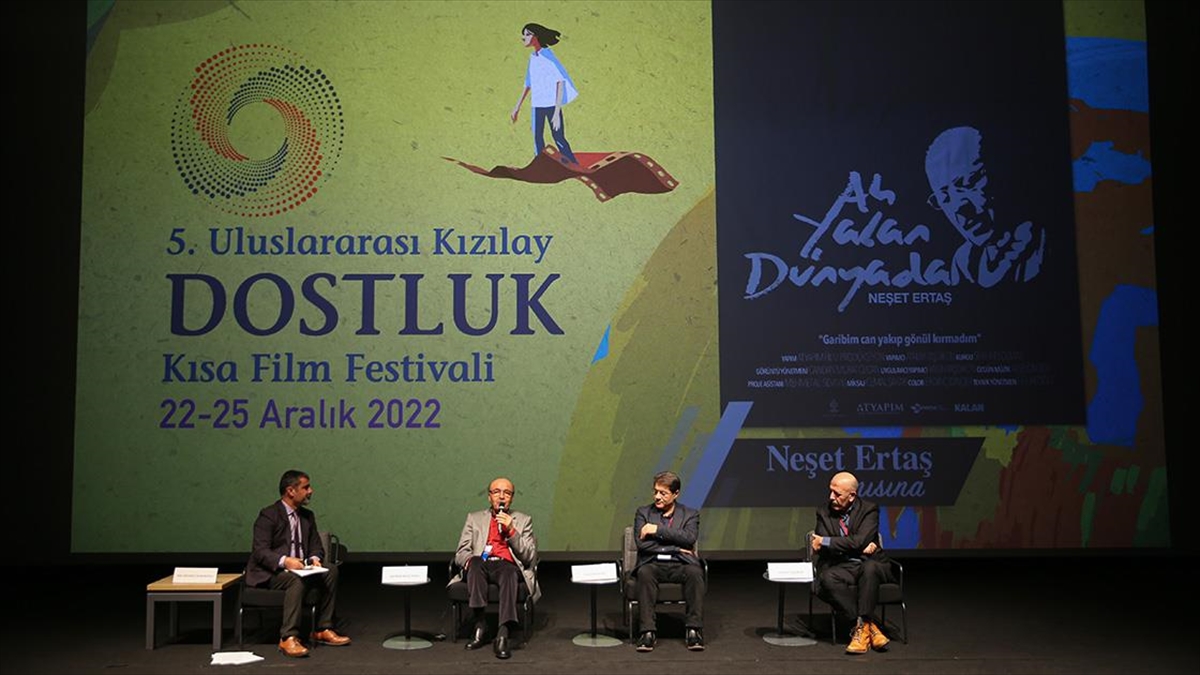 "5. Kızılay Dostluk Kısa Film Festivali"nde Neşet Ertaş'ın Müziği Konuşuldu