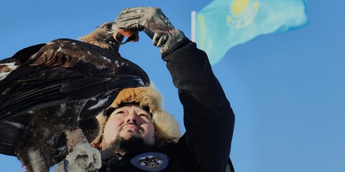 Kazaklar, Kadim Gelenek Kartalla Avcılığı Yaşatmaya Devam Ediyor