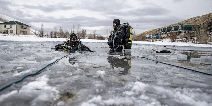 Komandolar Kışın Yaşanabilecek Kayıp Vakalarına Zorlu Eğitimlerle Hazırlanıyor