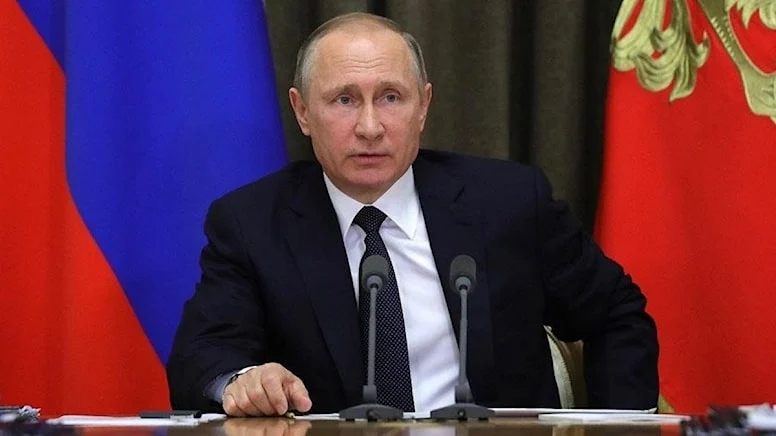 Putin imzaladı: Tavan fiyat uygulayan ülkelere petrol satışı yasaklandı