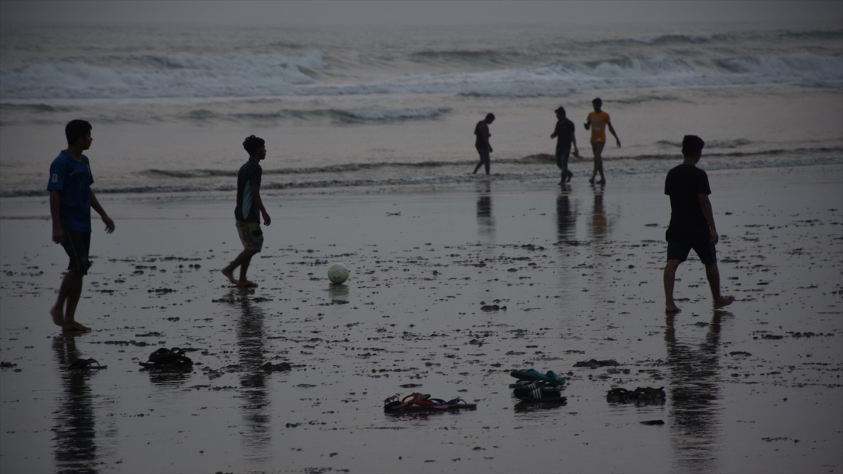 Bm: 26 Arakanlı Mültecinin Denizdeki Zorlu Yolculukta Hayatını Kaybettiği Öğrenildi