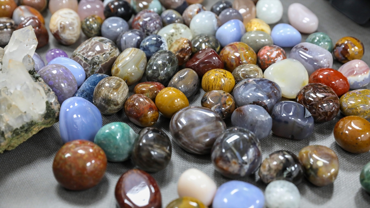 Diyarbakır'da "yarı Değerli Taşlar Atölyesi" Kadınlara İstihdam Kapısı Olacak