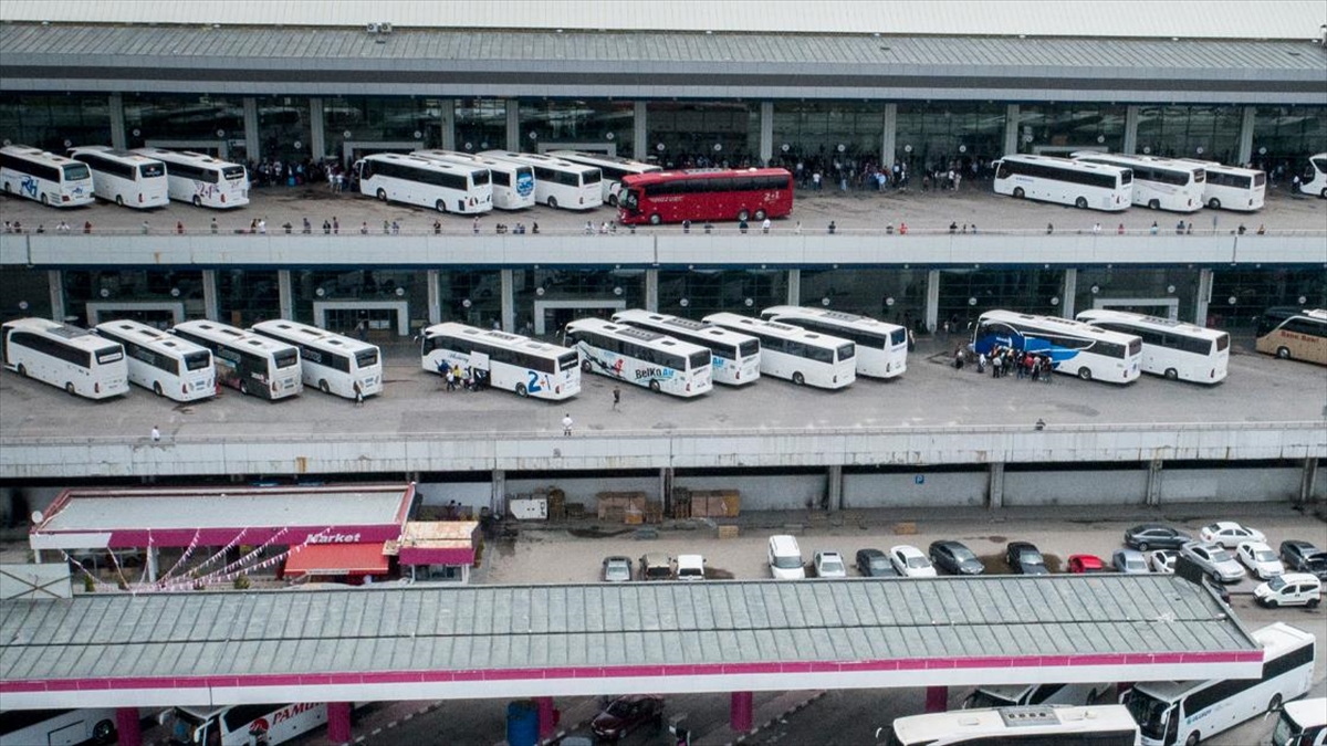 Türkiye'de Geçen Yıl 2,8 Milyon Kişi İller Arasında Göç Etti