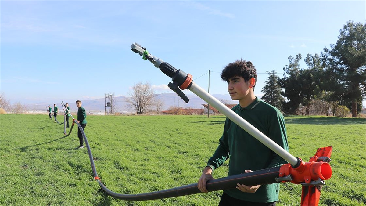 Burdur'da 700 Bin Lira Ciro Yapan Tarım Lisesi, Öğrencilerini Uygulamalı Eğitimle Yetiştiriyor