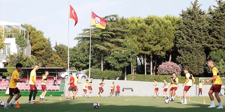 Son Şampiyon Galatasaray Sahaya Çıktı