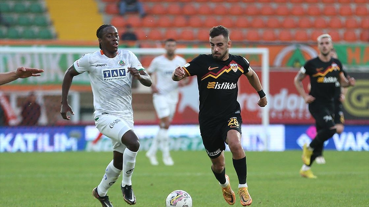 Alanyaspor Evinde Kazandı