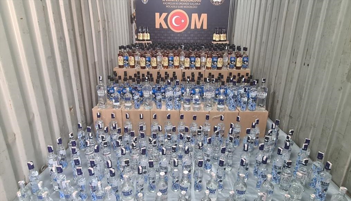 Düzce'de 1639 Şişe Sahte İçki Ele Geçirildi
