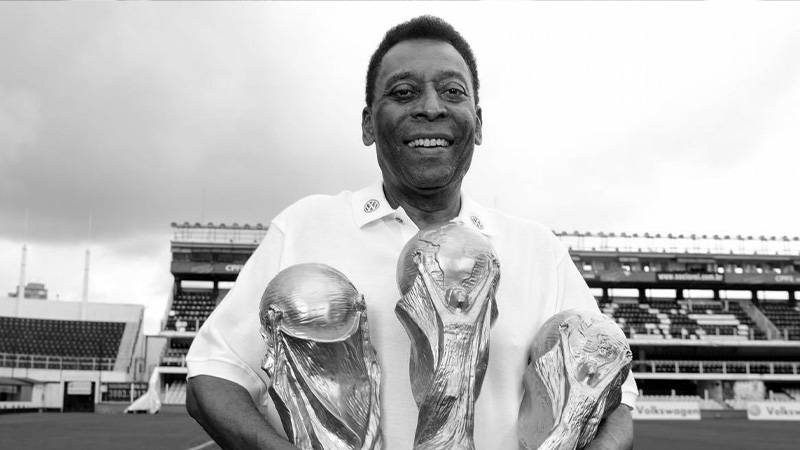 Futbol efsanesi Pele, 82 yaşında hayatını kaybetti