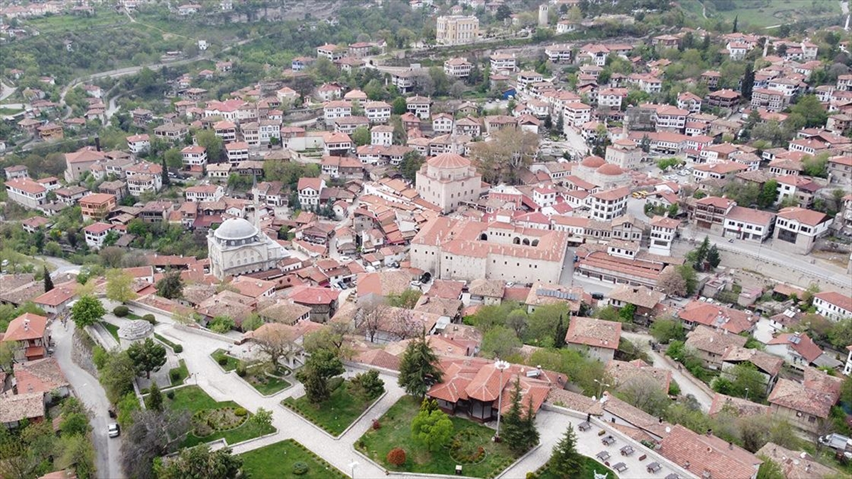 Ziyaretçi Hedefine Ulaşan Safranbolu, Yılbaşı Tatilinin De Gözdesi