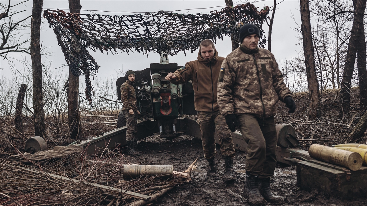 Zelenskiy: Cephede Yavaş Yavaş İlerlediğimiz Alanlar Da Var