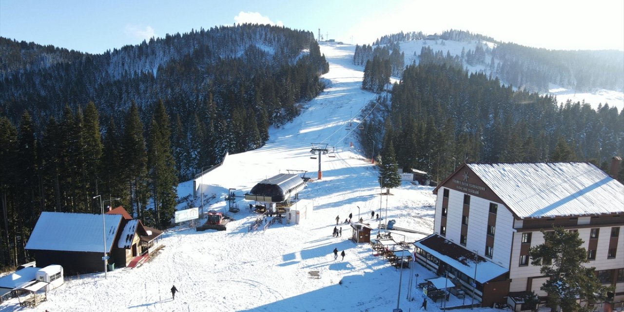 Hazırlıkları Tamamlanan Ilgaz Dağı'nda Kayakseverler Kar Bekliyor