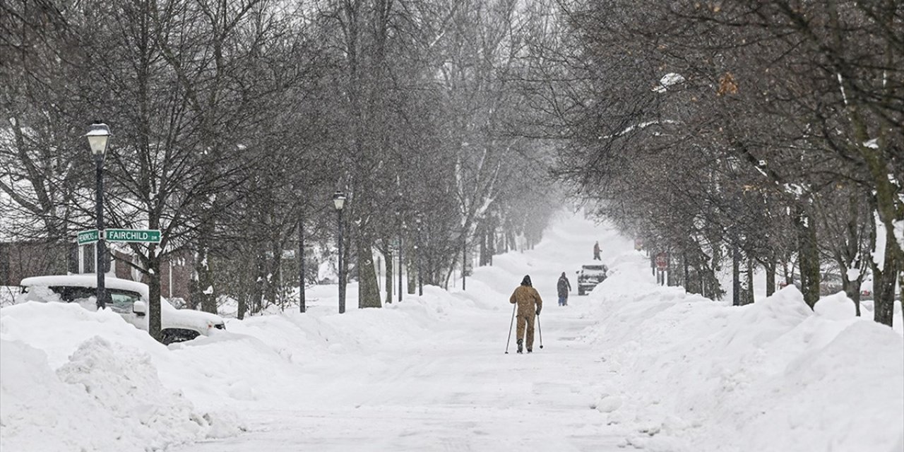 New Yorklu Bir Kişi, Kar Fırtınasında Aracına Aldığı Çok Sayıda Mağduru Donmaktan Kurtardı