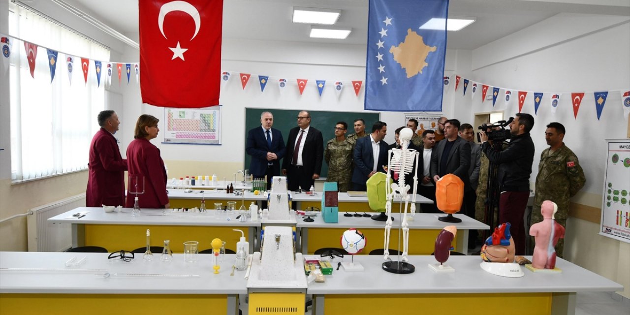 Türk Askerinden Kosova'ya Eğitim Alanında Destek