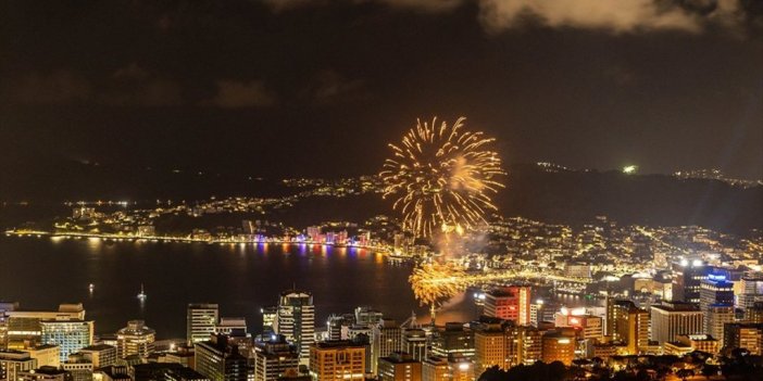 Pasifik'teki Ada Ülkesi Yeni Zelanda Yeni Yıla Girdi