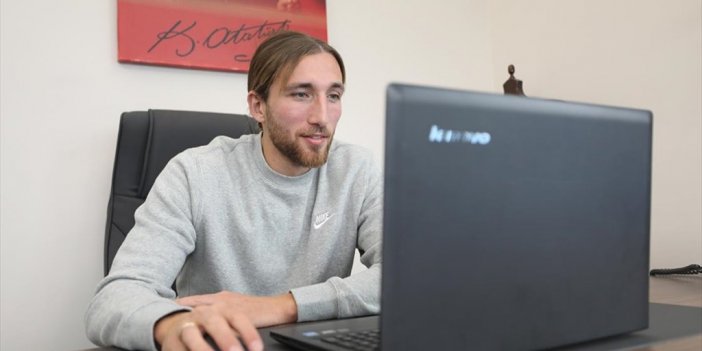 Mke Ankaragücü Oyuncularının "yılın Fotoğrafları" Oylamasındaki Tercihi "kırmışlar Kalbini"