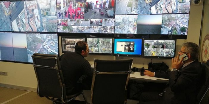 Taksim'deki Mobil Komuta Merkezi'nden İstanbul Kameralarla Anlık Takip Ediliyor