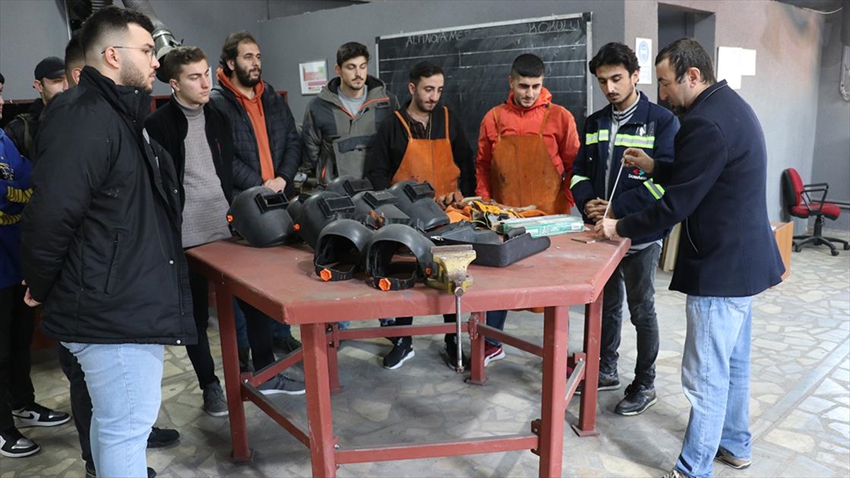Yalova'daki İstihdam Garantili Okul Tersanelere Teknik Eleman Yetiştiriyor