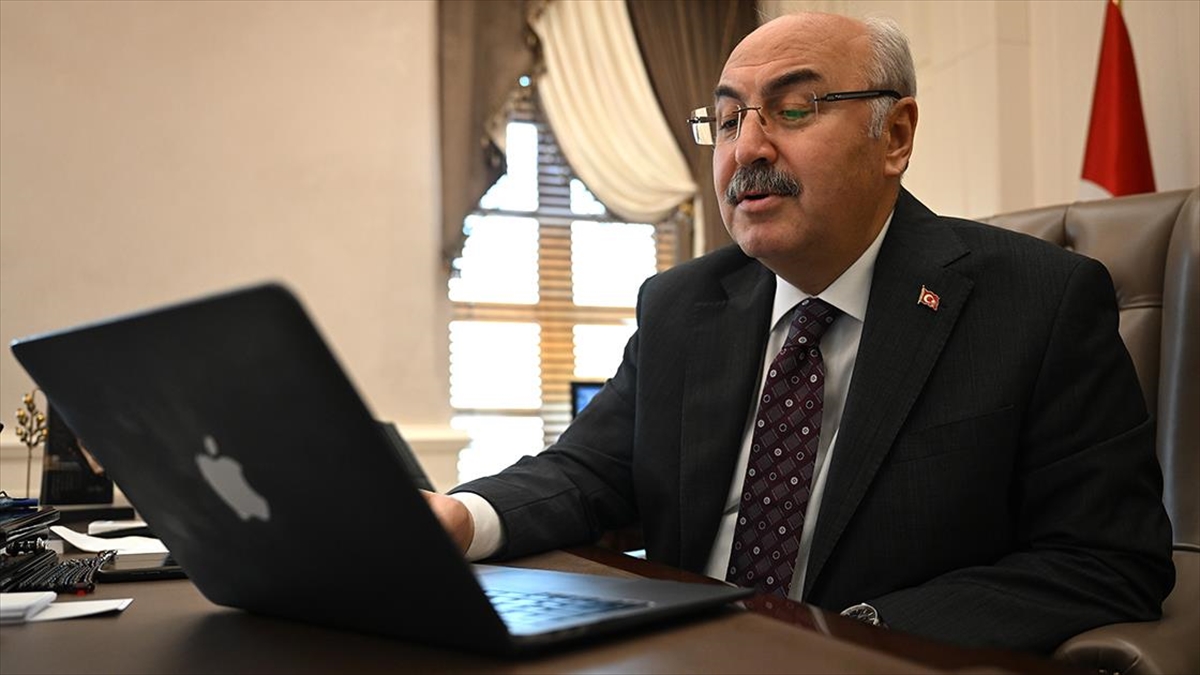 İzmir Valisi Köşger "gece Uçuşu" Fotoğrafını Seçti