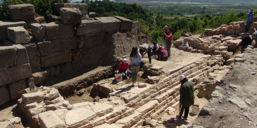 Tieion Antik Kenti'ndeki Su Sarnıcı Gün Yüzüne Çıkarılıyor