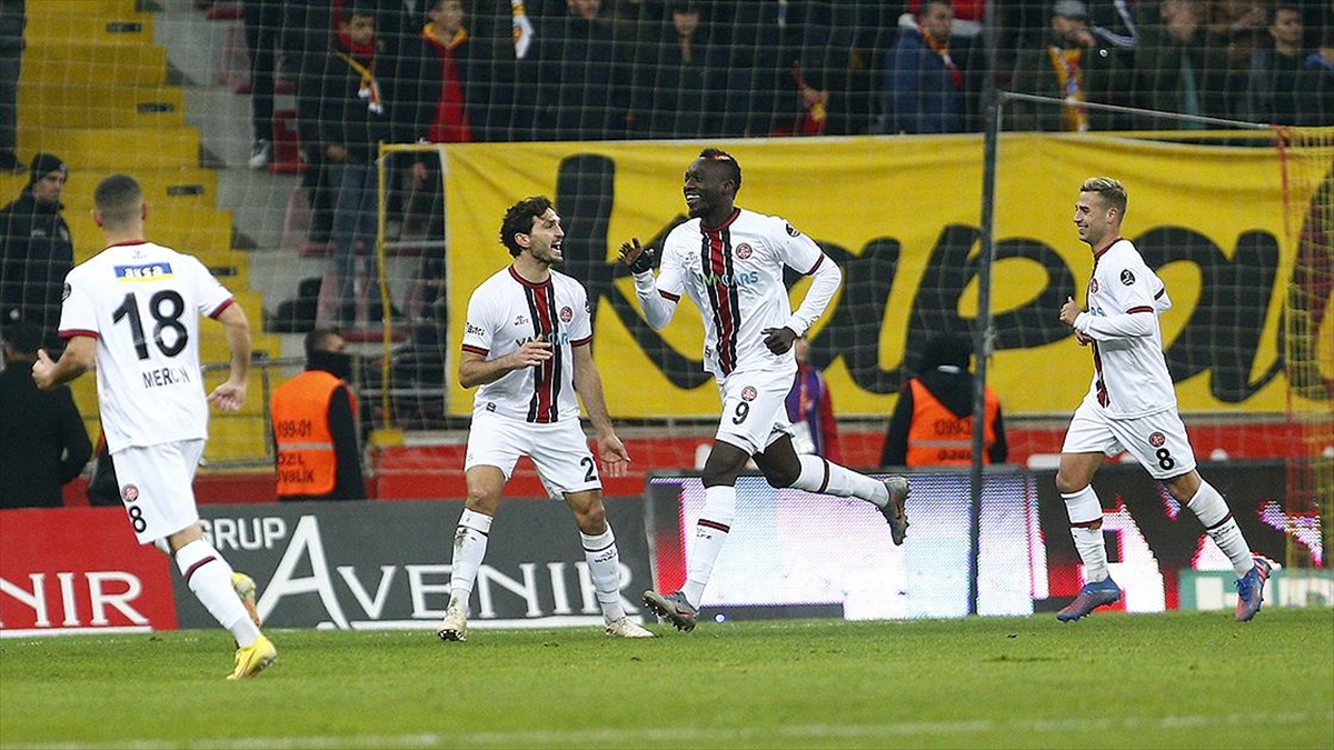 Fatih Karagümrük 3 Puanı 4 Golle Aldı