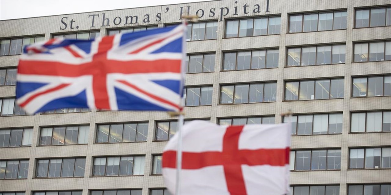 İngiltere'de Doktorlardan Sağlık Sistemindeki Krize İlişkin Acil Toplantı Çağrısı