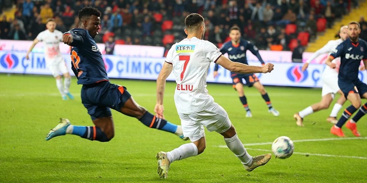 Medipol Başakşehir Deplasmanda Gaziantep Fk İle 1-1 Berabere Kaldı