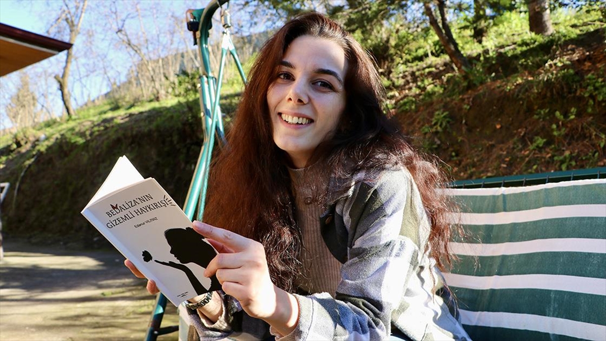 İşitme Engelli Şairden Engellilere "hedefiniz İçin Mücadele Edin" Çağrısı