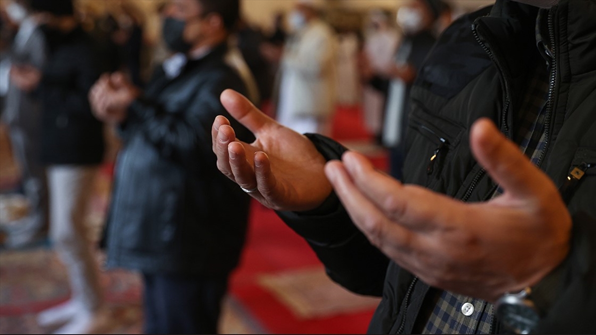 Cuma Namazında Tüm Camilerde Yağış İçin Dua Edildi