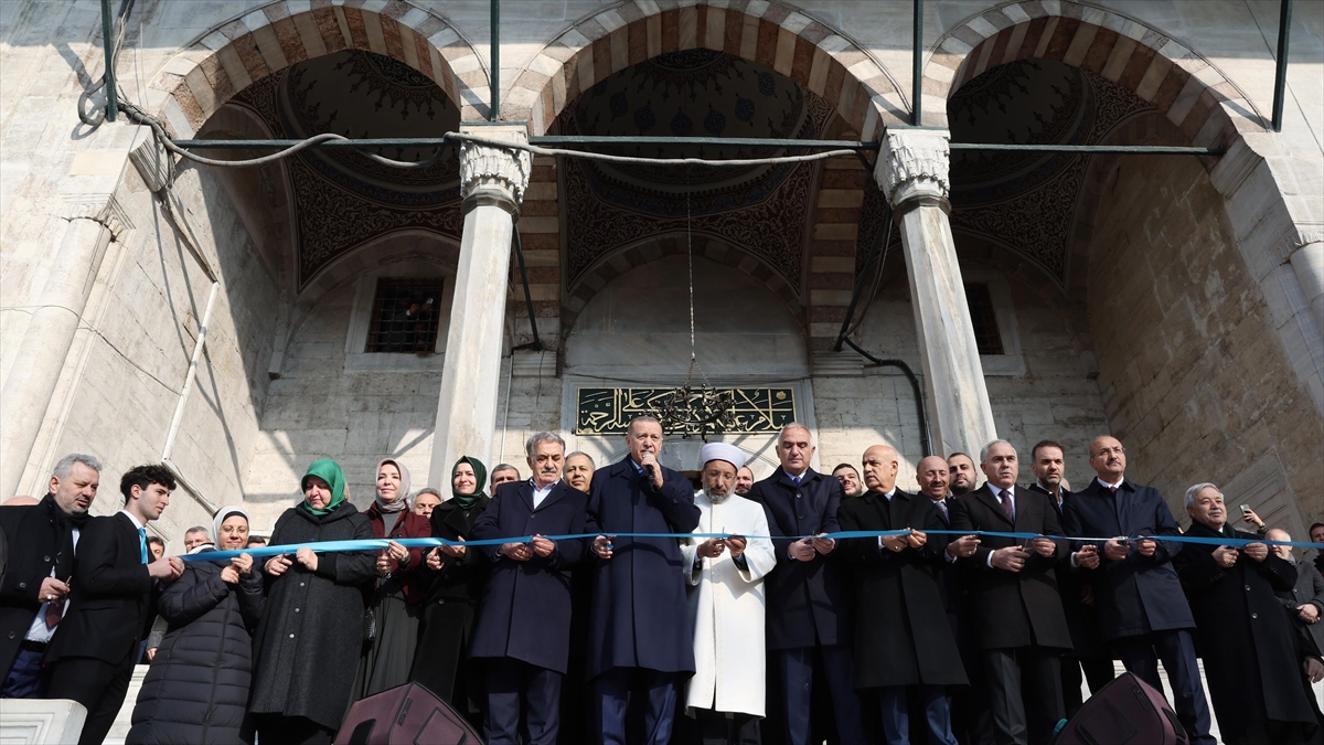 Cumhurbaşkanı Erdoğan Restorasyonu Tamamlanan Yeni Camii'yi Yeniden İbadete Açtı
