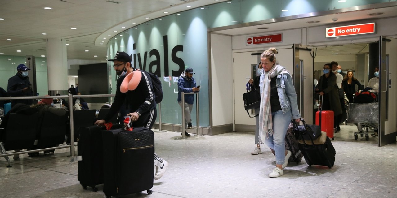 Çin Sınırlarını Açarken, Kapısını Salgına Kapatmak İçin Önlem Alan Ülkeler Artıyor