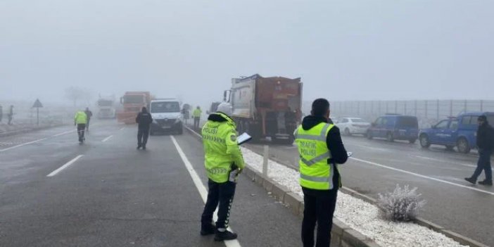 12 Araç Birbirine Girdi! Çok Sayıda Ölü ve Yaralı Var