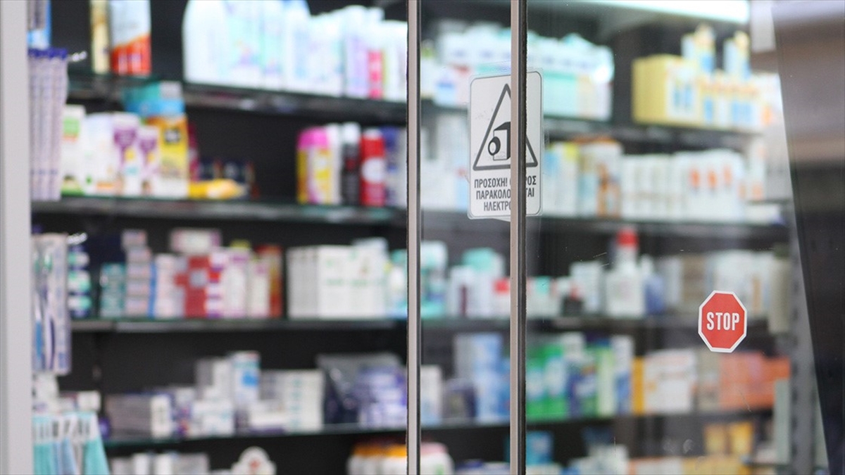 Yunanistan'daki İlaç Sıkıntısı Ana Muhalefetin Ve Eczacıların Tepkisine Yol Açtı