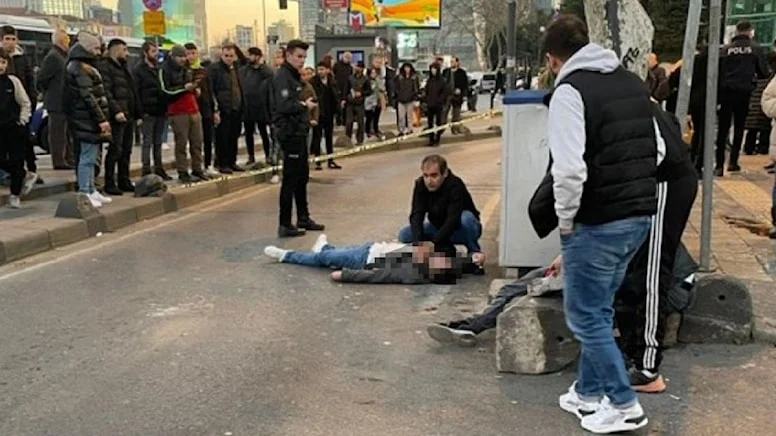 İstanbul’da motosikletli saldırı! Ölü ve yaralılar var