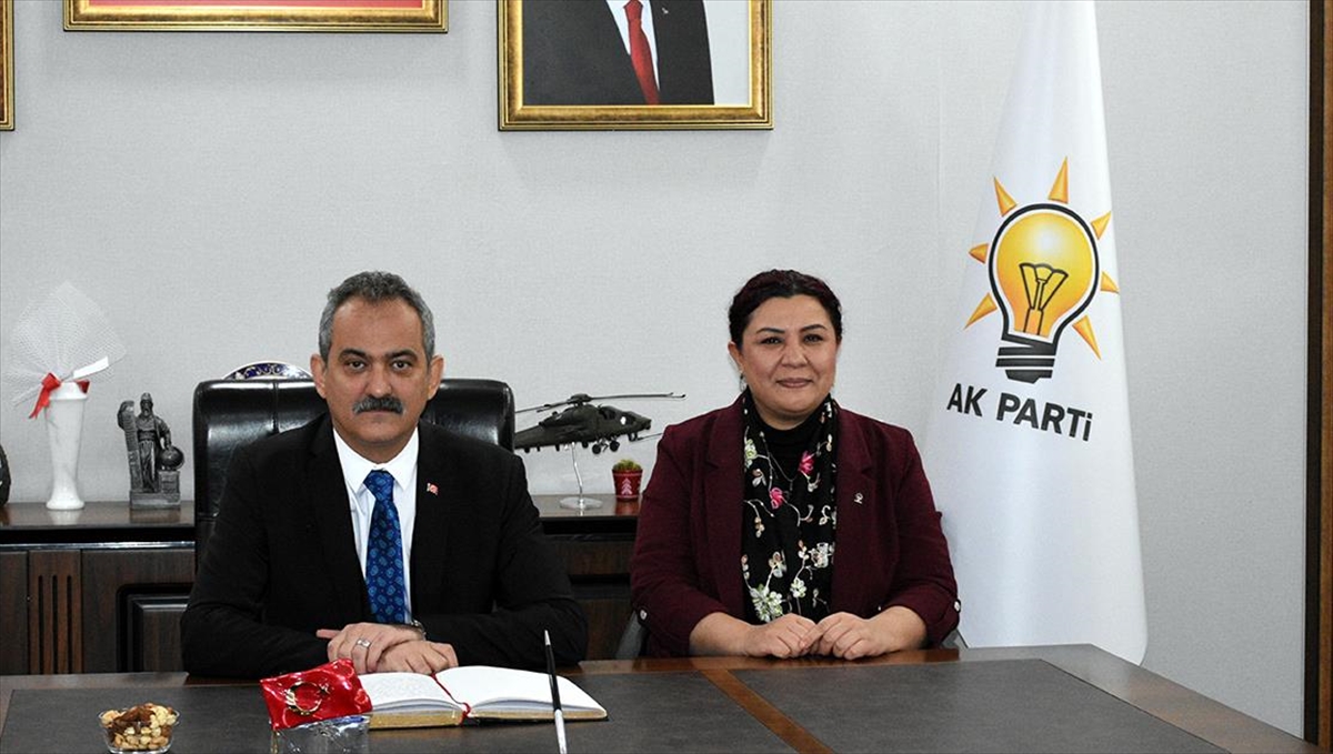 Milli Eğitim Bakanı Özer: Şu Ana Kadar Türkiye'de 2 Bin 200 Köy Yaşam Merkezini Hizmete Aldık