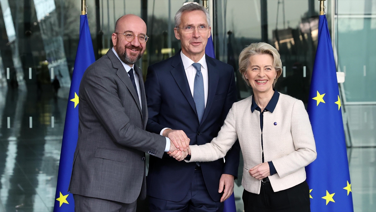 Nato Ve Ab Ortak Tehditlere Karşı İşbirliği Bildirisi İmzaladı