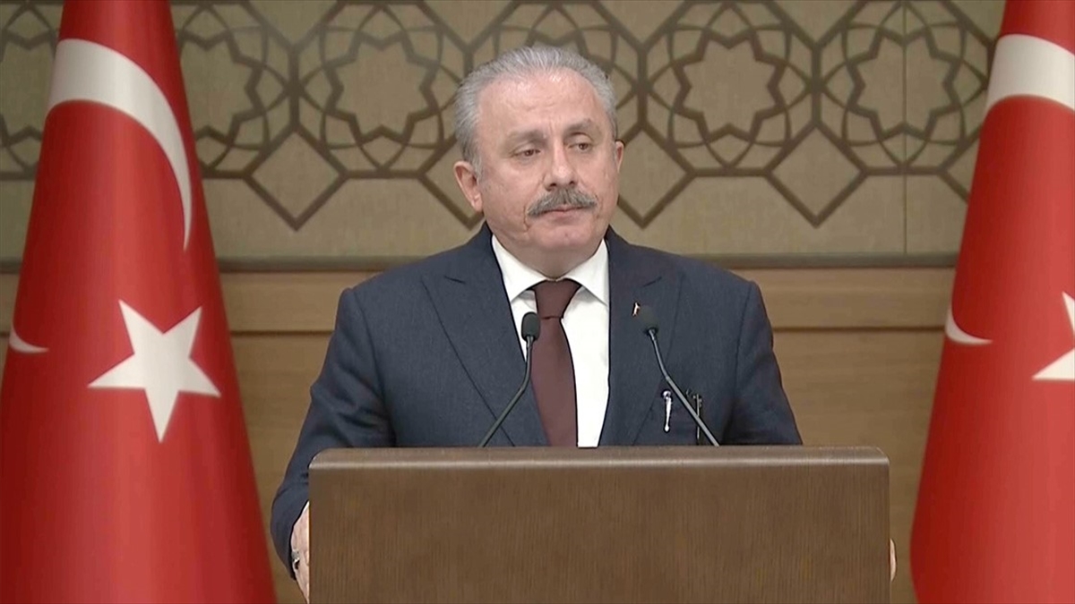 Tbmm Başkanı Şentop: Dünyada Yaşayan İnsanların Her Birinin Hukuk Konusunda Eşit Olduğunu Kabul Etmek Mecburiyetindeyiz