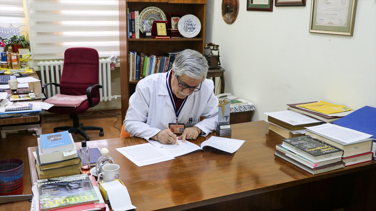 Keşfettiği Hastalığa Kendi Soyadını Vererek Tıp Literatürüne Giren Doktora Ödül