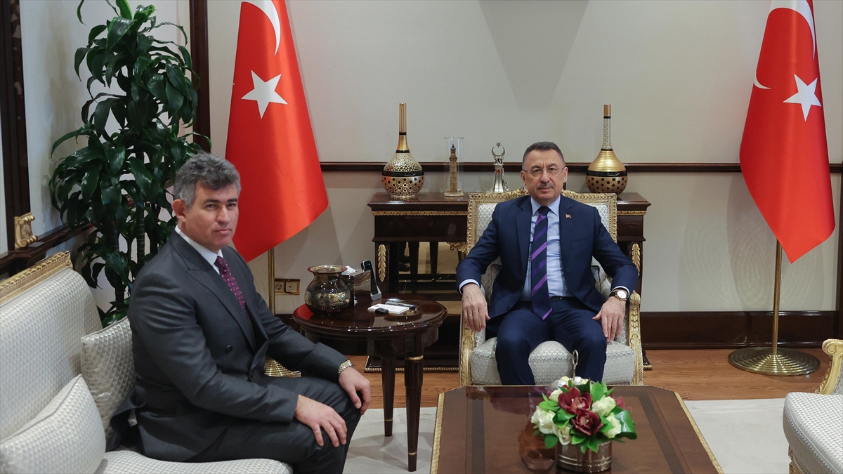 Cumhurbaşkanı Yardımcısı Oktay, Türkiye'nin Lefkoşa Büyükelçisi Feyzioğlu'nu Kabul Etti