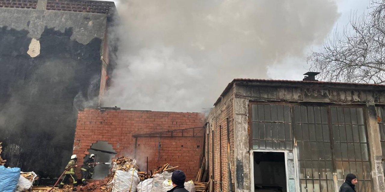 Bursa'da Kereste İmalathanesinde Çıkan Yangın Kontrol Altına Alındı