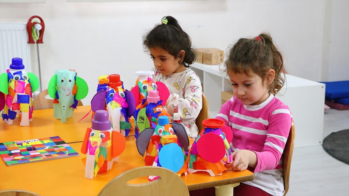 Anaokulu Öğrencileri Atık Malzemelerden Oluşturulan Alanlarda Çevre Bilinci Kazanıyor