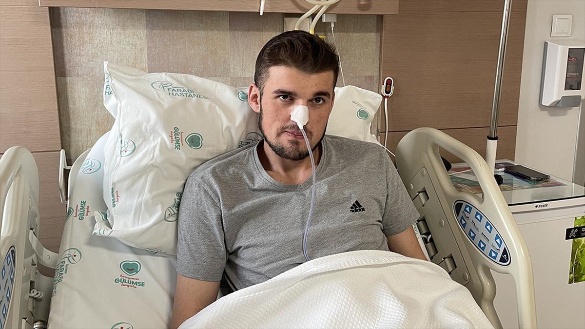 Karın Ağrısı Şikayetiyle Bilinçsiz Ağrı Kesici Kullanan Genç Hastanelik Oldu