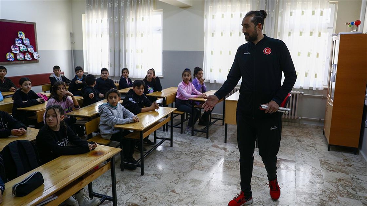 Avrupa Şampiyonu Görme Engelli Öğretmenden "farkındalık" Dersleri