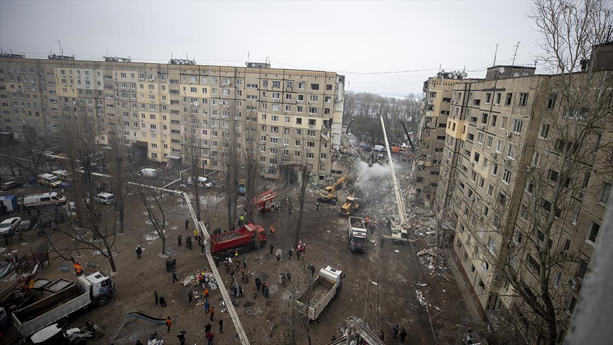 Rus Ordusunun Dnipro'ya Füze Saldırısında Ölen Sivillerin Sayısı 25'e Yükseldi