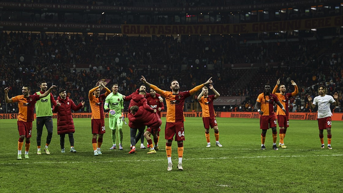 Galatasaray, Süper Lig'de Sezonun İlk Devresini Zirvede Bitirdi