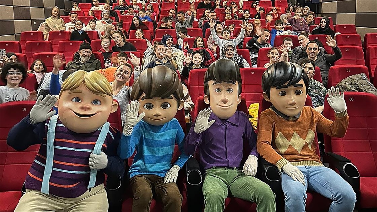 "rafadan Tayfa Galaktik Tayfa"yı 2 Haftada 906 Bin Kişi İzledi