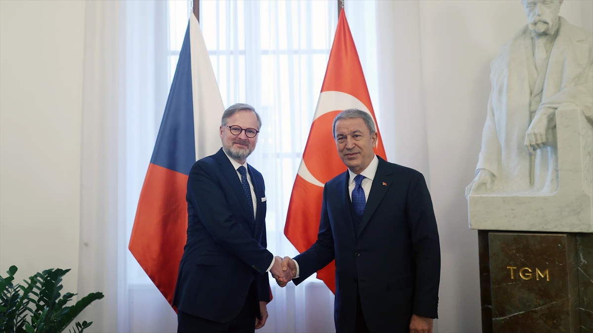 Milli Savunma Bakanı Akar, Çekya Başbakanı Fiala İle Görüştü